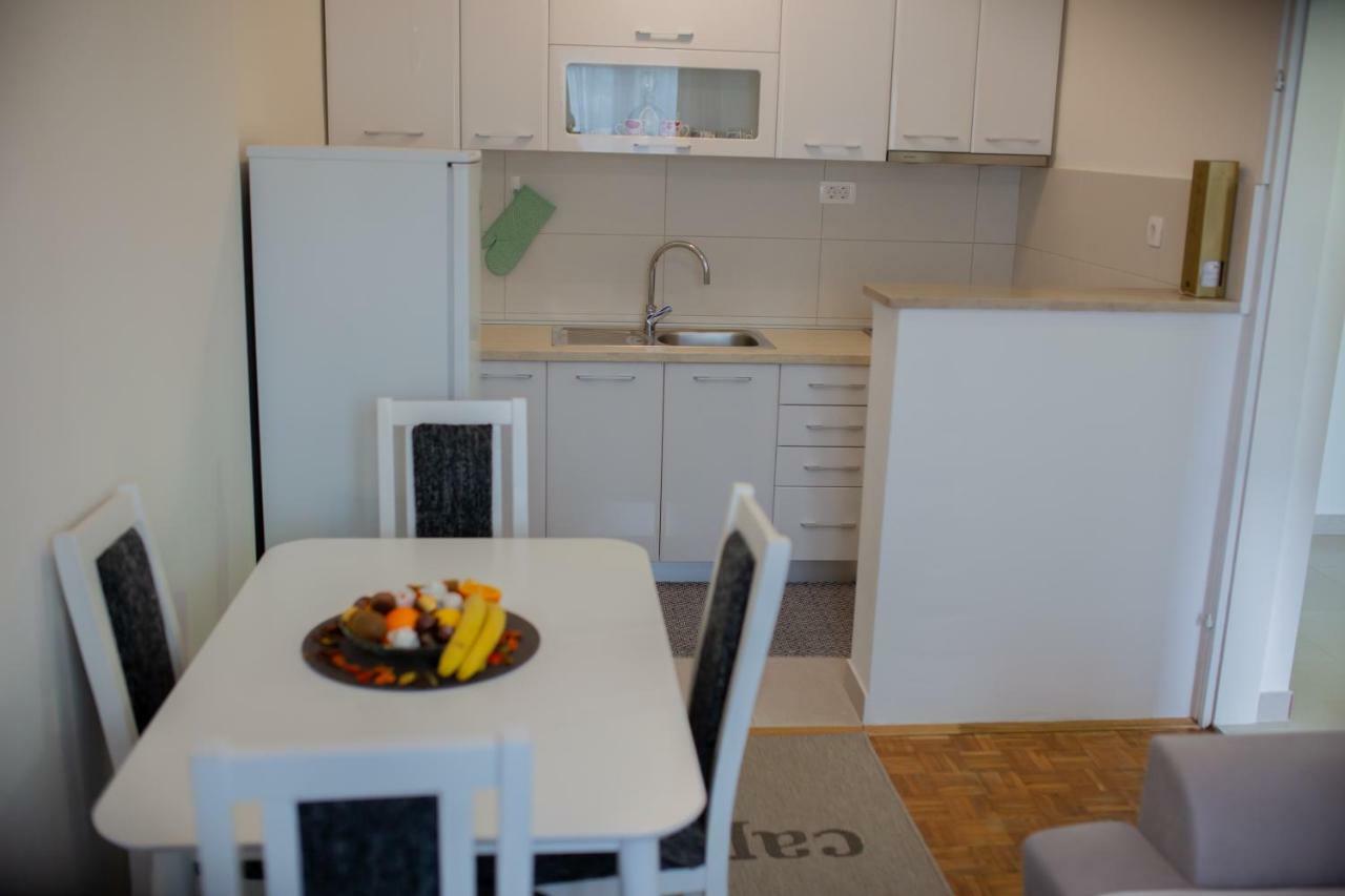 Apartmani Sunset Rogotin ภายนอก รูปภาพ