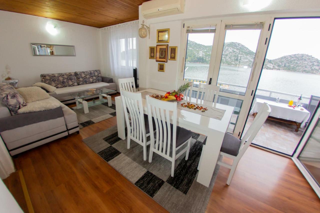 Apartmani Sunset Rogotin ภายนอก รูปภาพ