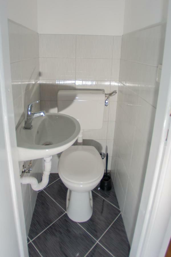 Apartmani Sunset Rogotin ภายนอก รูปภาพ